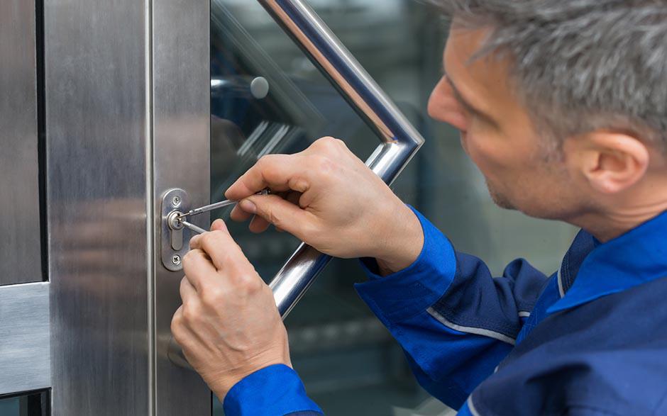 porte bloquée en pleine nuit Puteaux