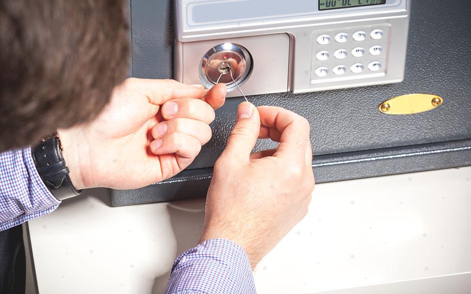 porte bloquée en pleine nuit Puteaux
